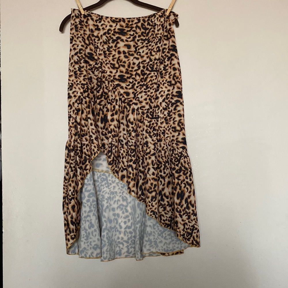 Leopard print ruffle edge skirt